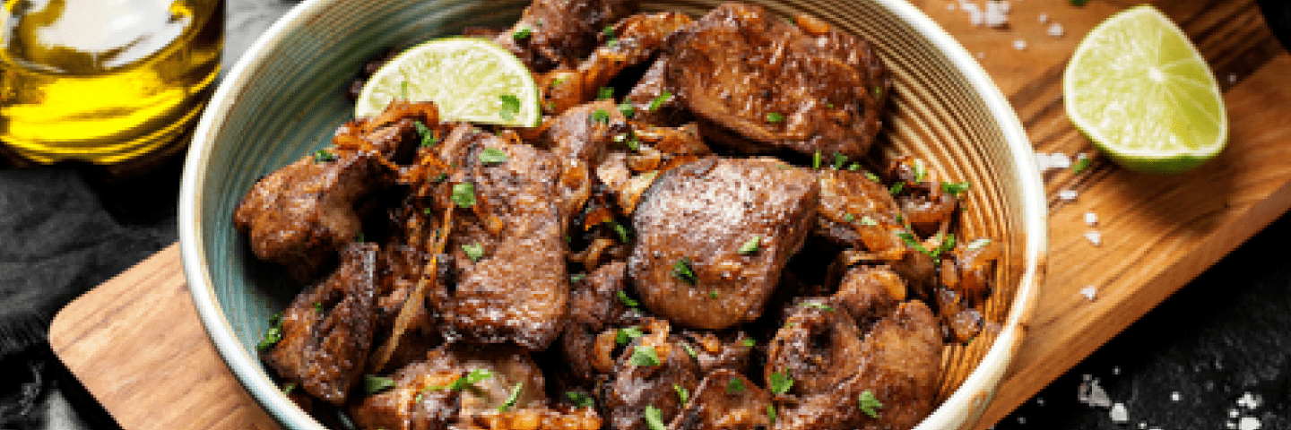 Fígado De Galinha Na Bandeja Foto de Stock - Imagem de calorias, preparado:  152892964