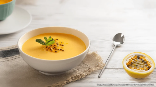 Mousse de maracujá com a fruta