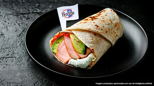 Wrap de Lombo Fatiado Hans com abacate e molho de iogurte