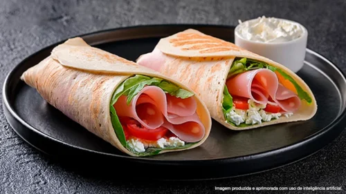 Wrap de mortadela italiana com queijo cottage