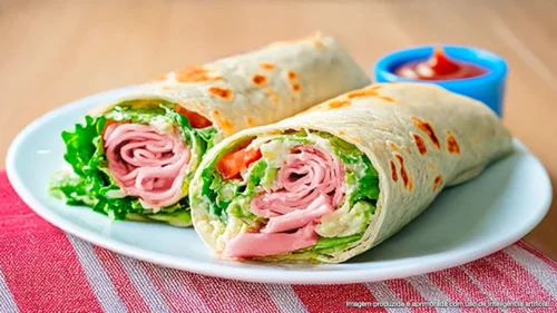 Wrap de presunto com salada
