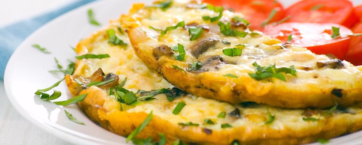Omelete-de-Claras-Com-Frango-e-Cogumelos