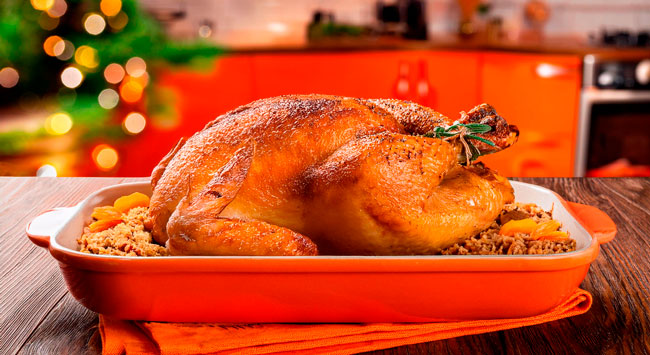 Ave Fiesta com farofa de castanha-do-pará e damasco