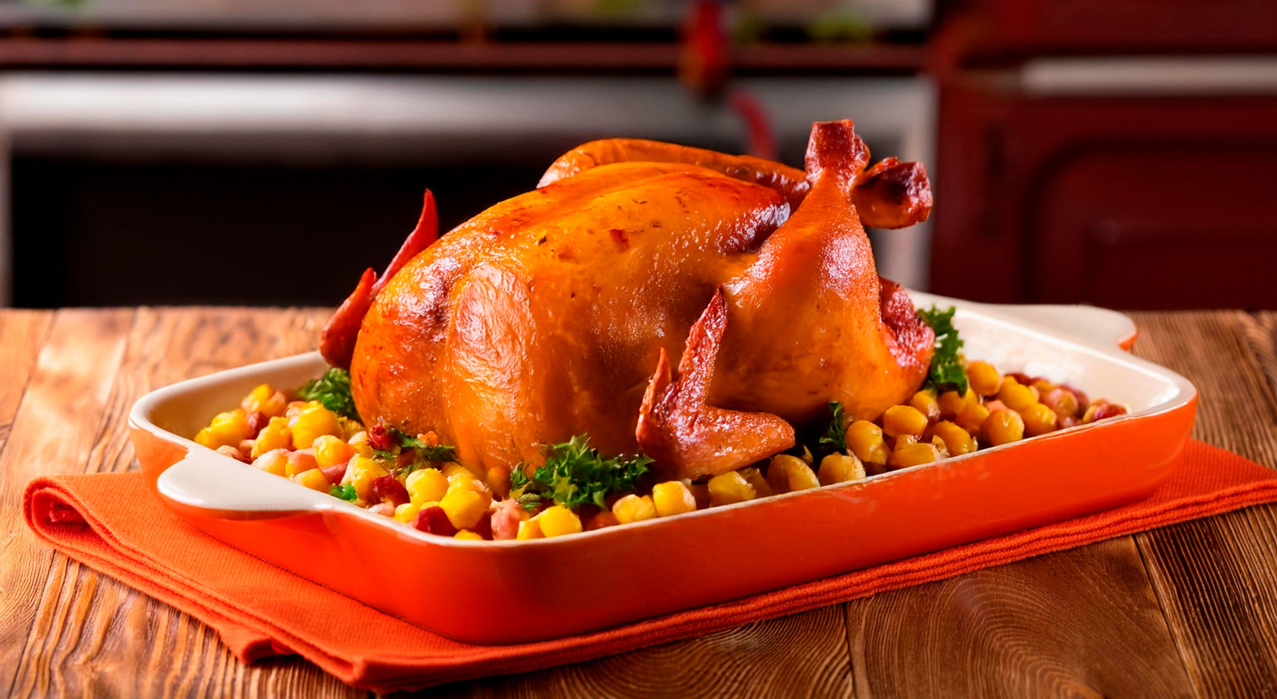 Ave Fiesta com salada de grão-de-bico e calabresa