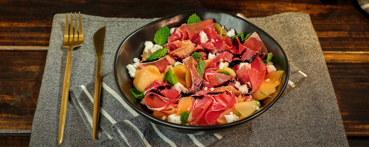 Salada com Presunto Jamón Serrano e Melão