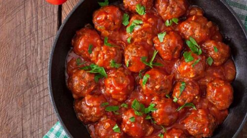 Como fazer almôndegas ao molho: 4 dicas para preparar a receita simples e deliciosa