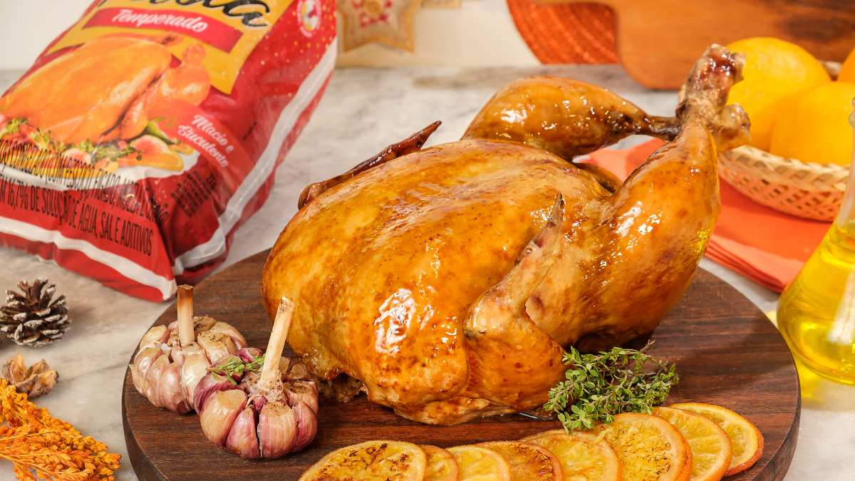 Ave de Natal com Rodelas de Laranja, Alho e Tomilho