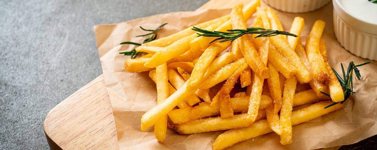 Dia da batata frita: 5 dicas para preparar um aperitivo crocante e douradinho