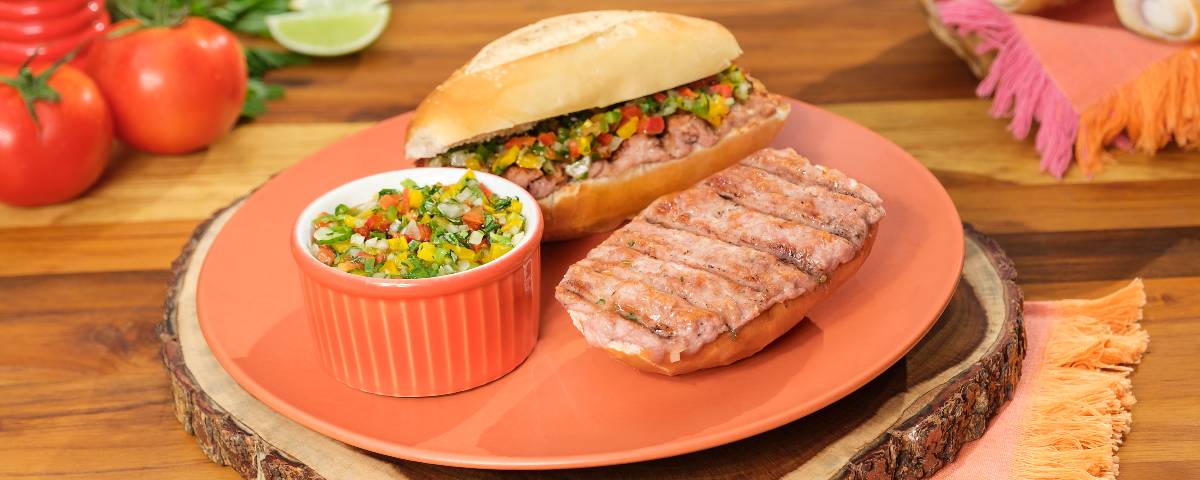 Choripán com bife de linguiça