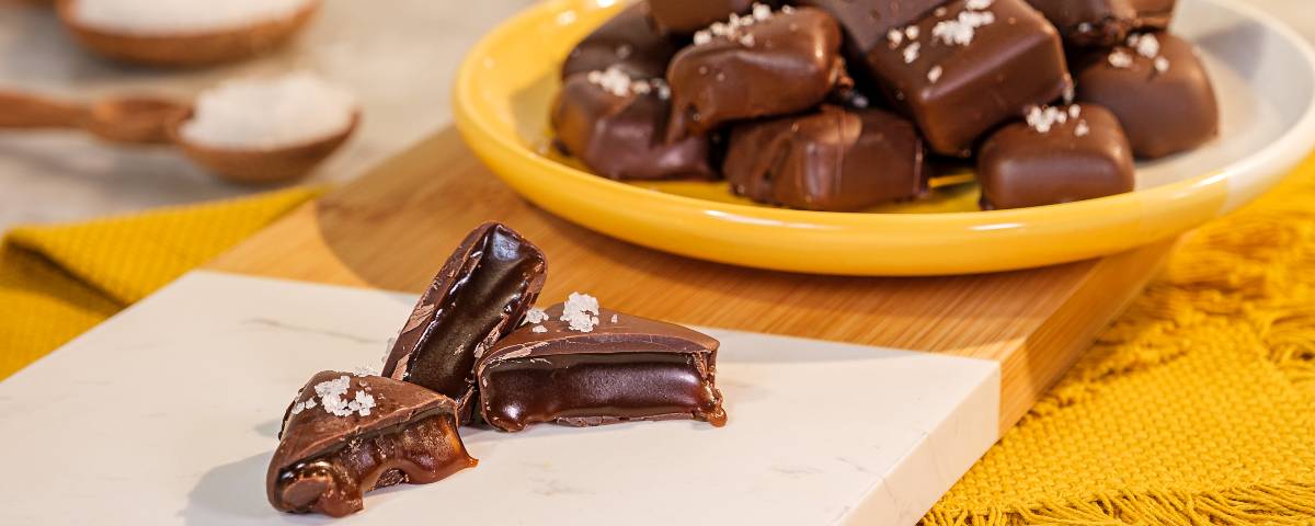 Caramelo bits com chocolate