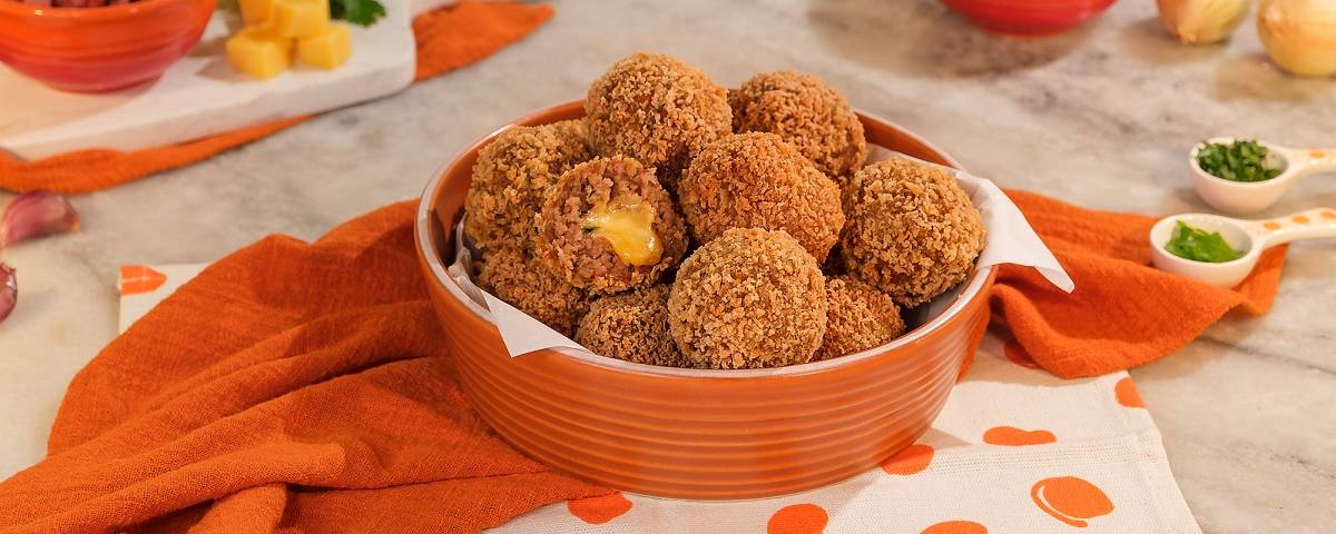 bolinho-de-linguica-com-queijo1200480