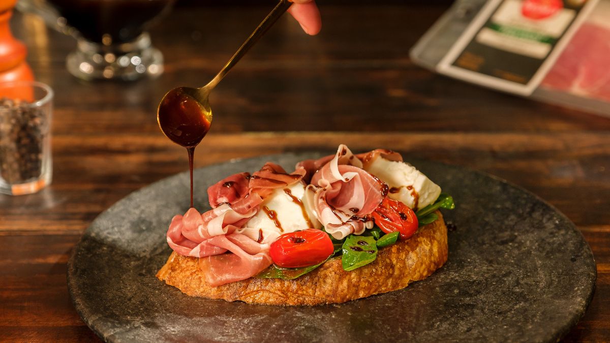 Burrata com presunto cru