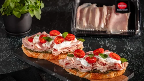 Burrata toast com presunto royal