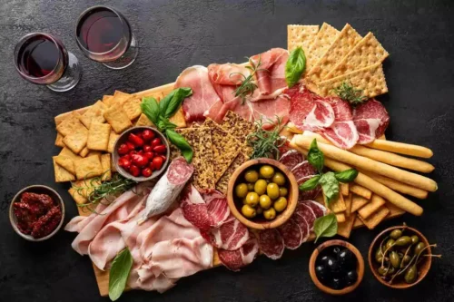 Tábua de charcutaria para ocasiões especiais: como fazer?
