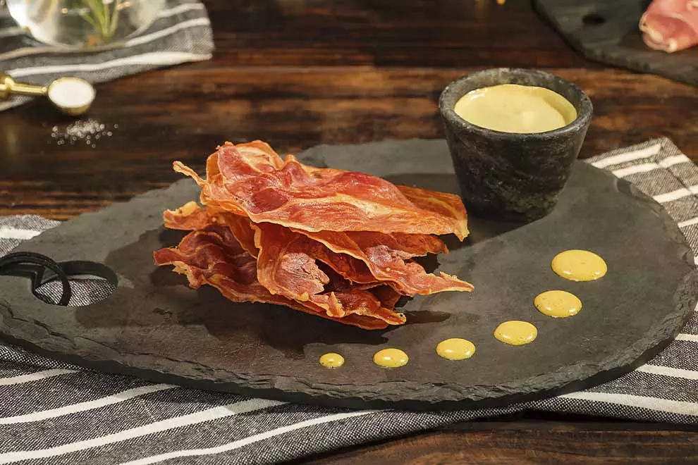Crispy de presunto parma é fácil e chique para incrementar suas receitas