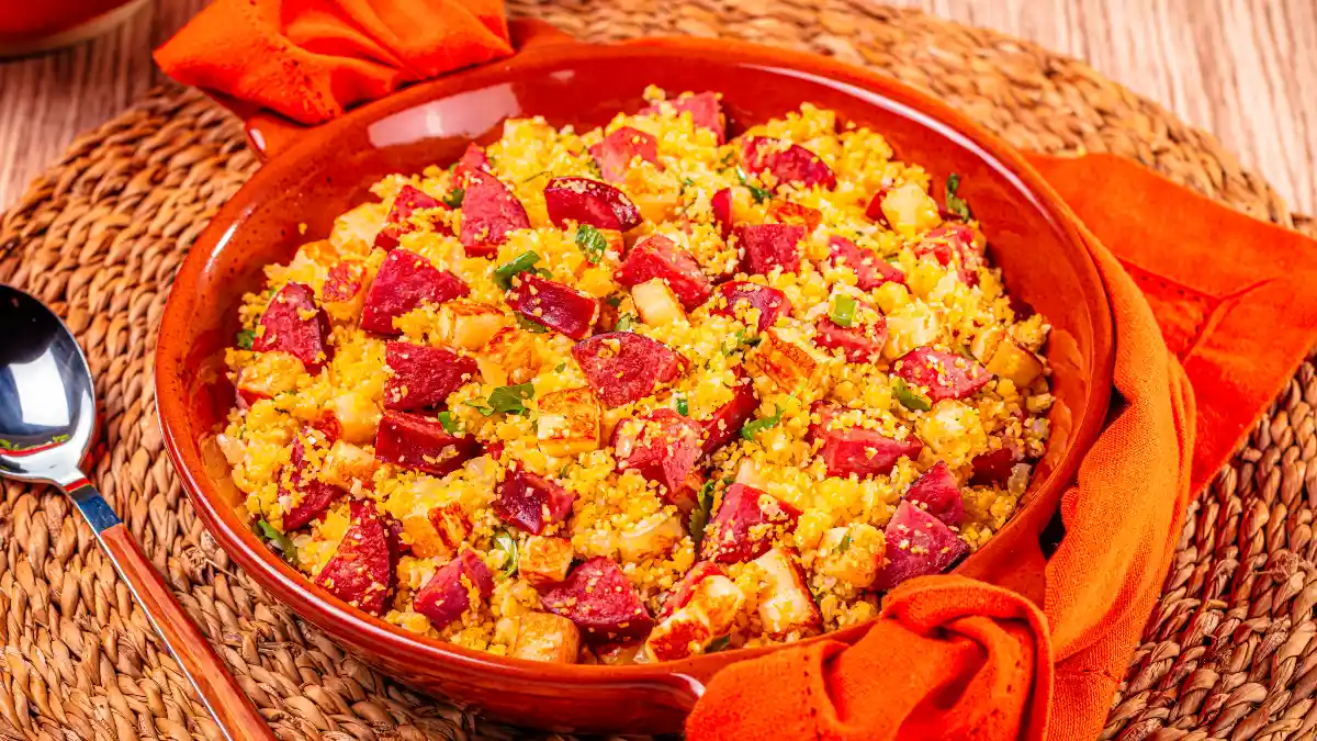 cuscuz-com-calabresa-portal-minha-receita