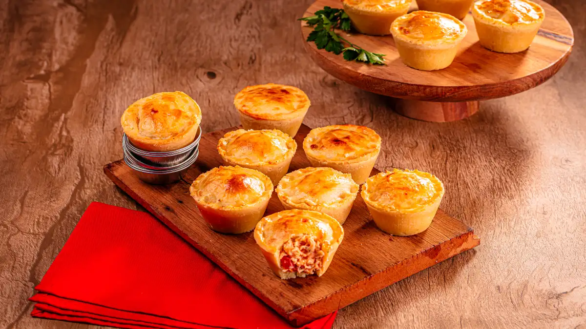 Empada de frango cremosa: receita de recheio saboroso para qualquer ocasião!