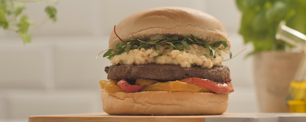 hamburguer-com-molho-de-queijo