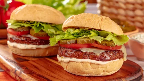 Hambúrguer de fraldinha na churrasqueira elétrica