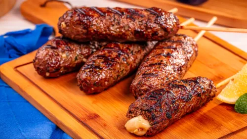 Kafta Recheada com Queijo Coalho