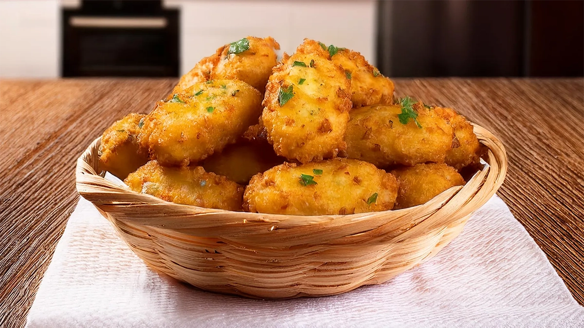 Bolinho de arroz sem fritura: veja como fazer na airfryer e deixar sequinho
