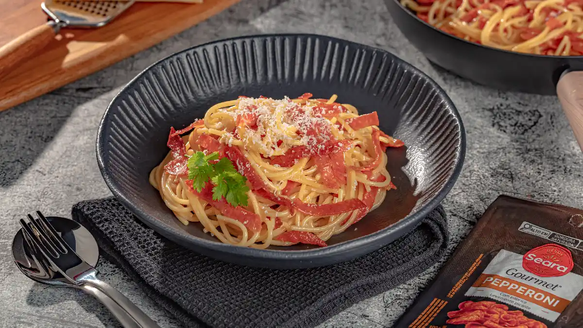 macarrao-carbonara-de-pepperoni-portal-minha-receita