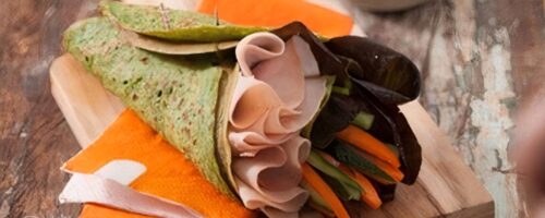 Panqueca de Espinafre com Peito de Peru Defumado e Molho de Limão