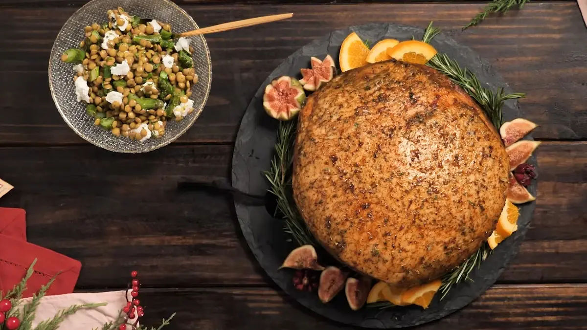 Pernil de natal com salada de lentilha
