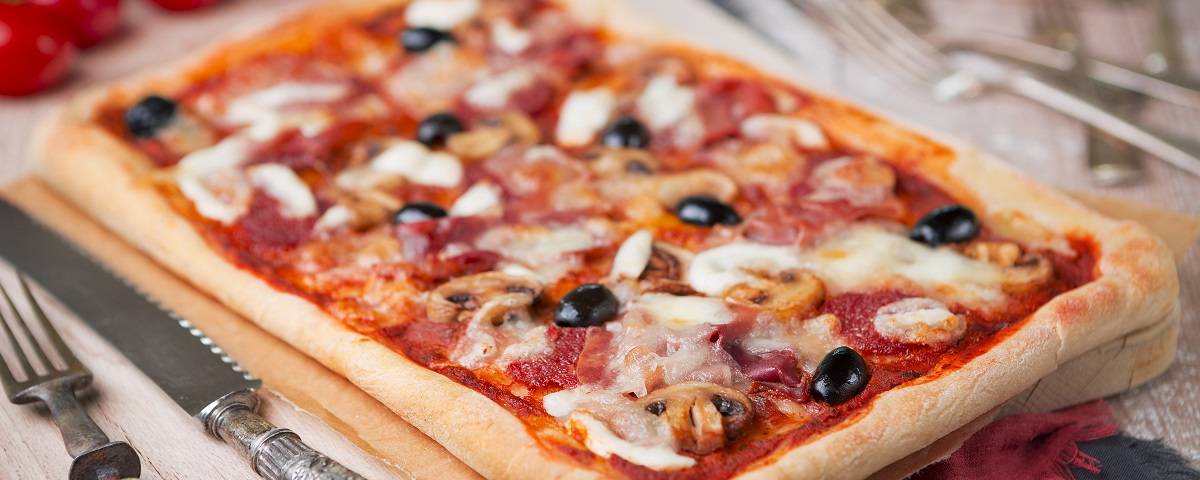 4 passos para fazer uma pizza de pão de forma de presunto
