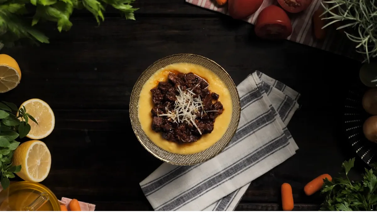ragu-de-linguica-com-polenta-portal-minha-receita