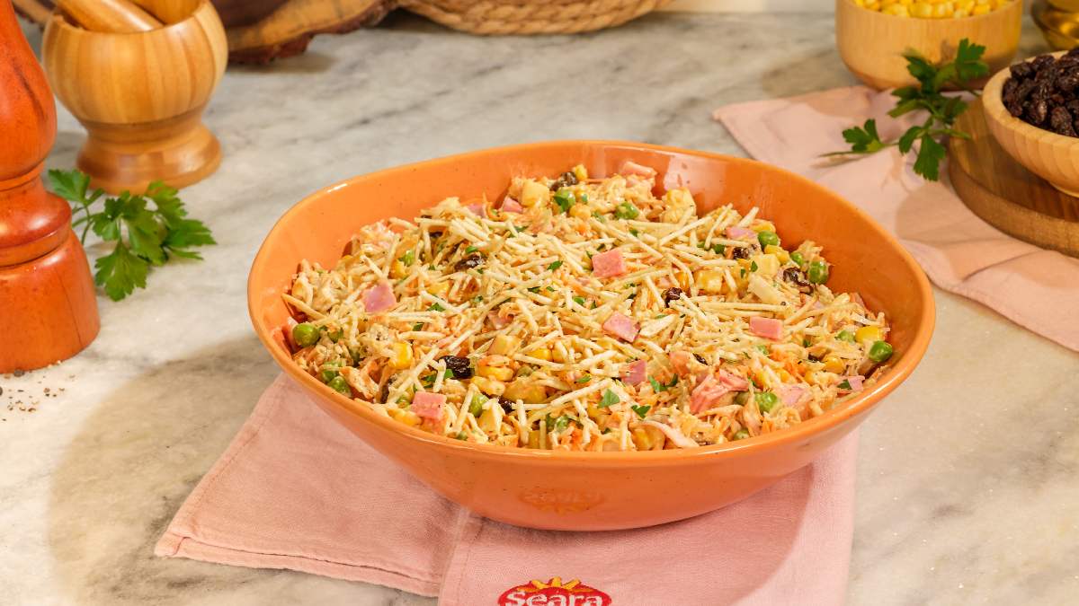 Salpicão de frango com creme de leite pronto em 20 minutos: receita rápida e deliciosa para os dias quentes