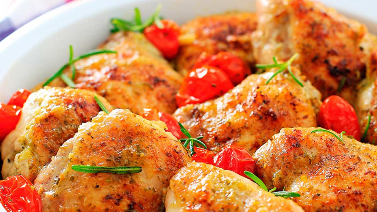 Sobrecoxa de Frango ao Vinho com Tomate Cereja Assado