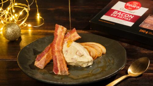 Sorvete Artesanal de Gorgonzola com Pera e Bacon