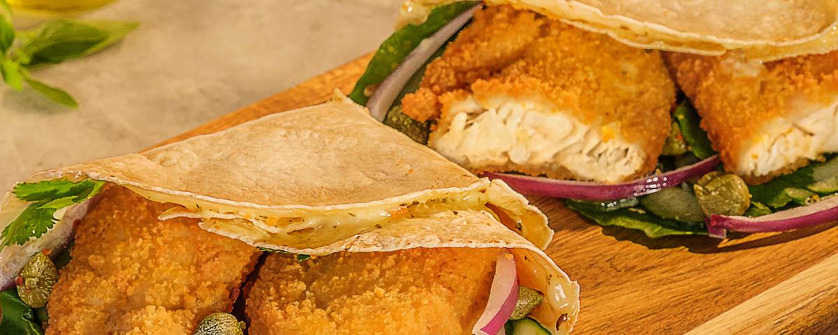 Wrap dobrado com filé de tilápia empanado