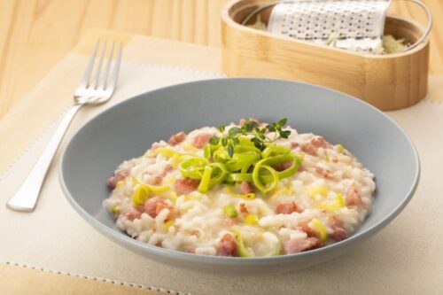 Risoto de linguiça calabresa e alho poró