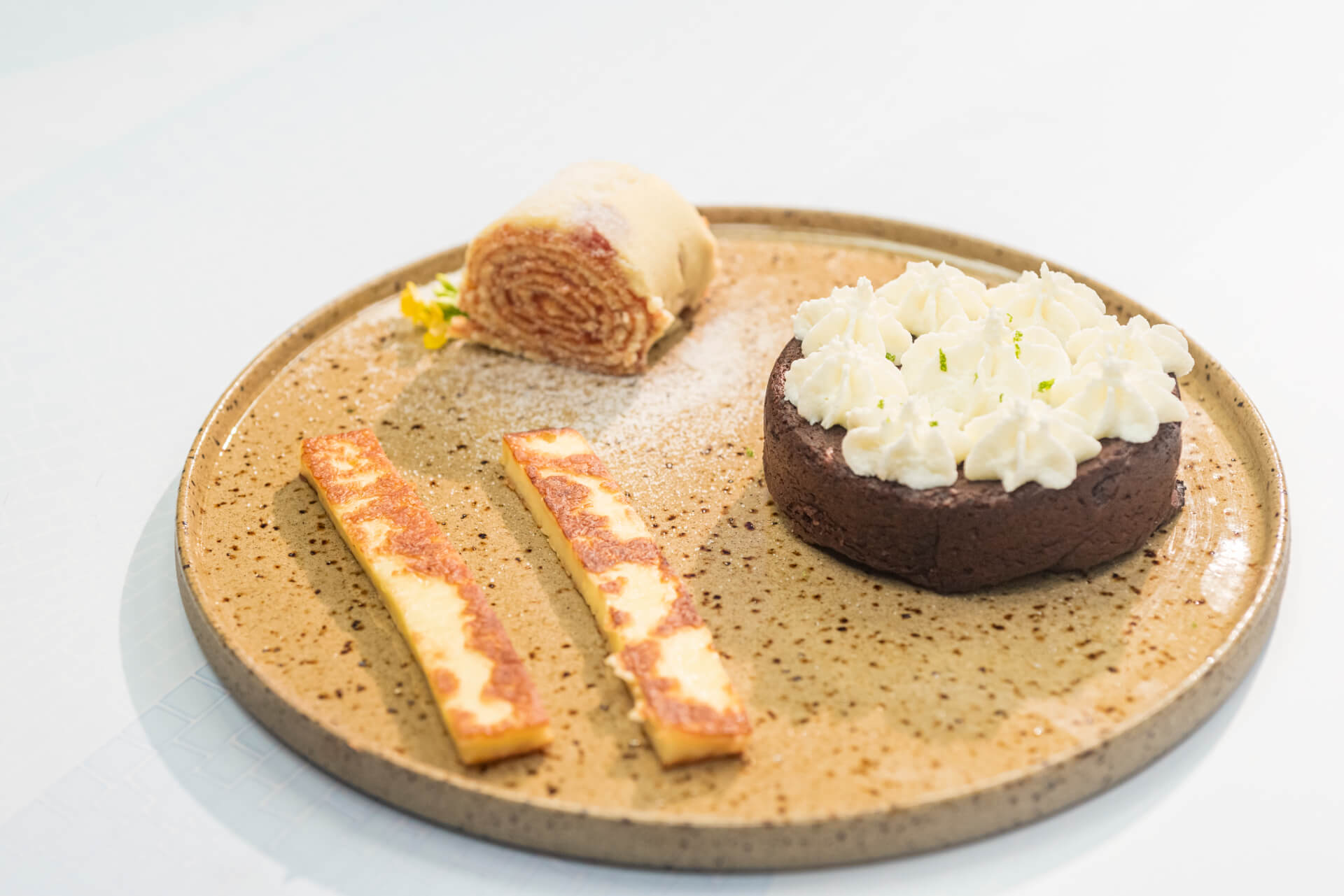 Bolo de Rolo com Queijo Coalho e Bolo de Noiva