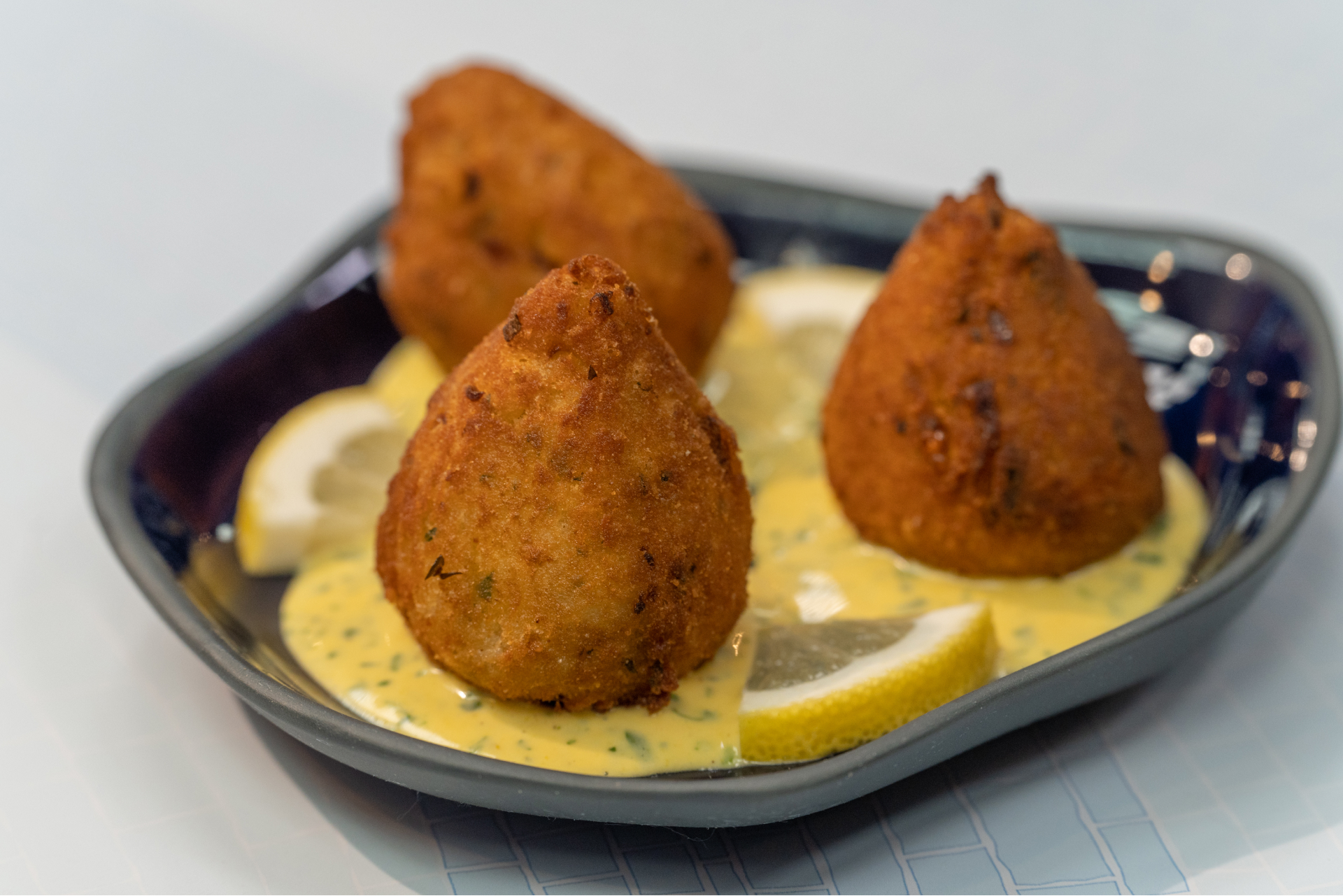 Coxinha com massa temperada