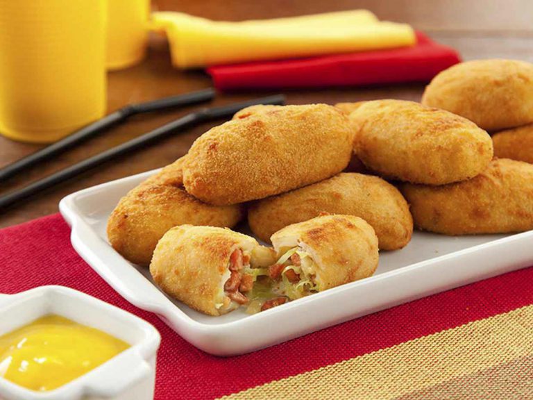 Bolinho de Batata, Linguiça e Repolho