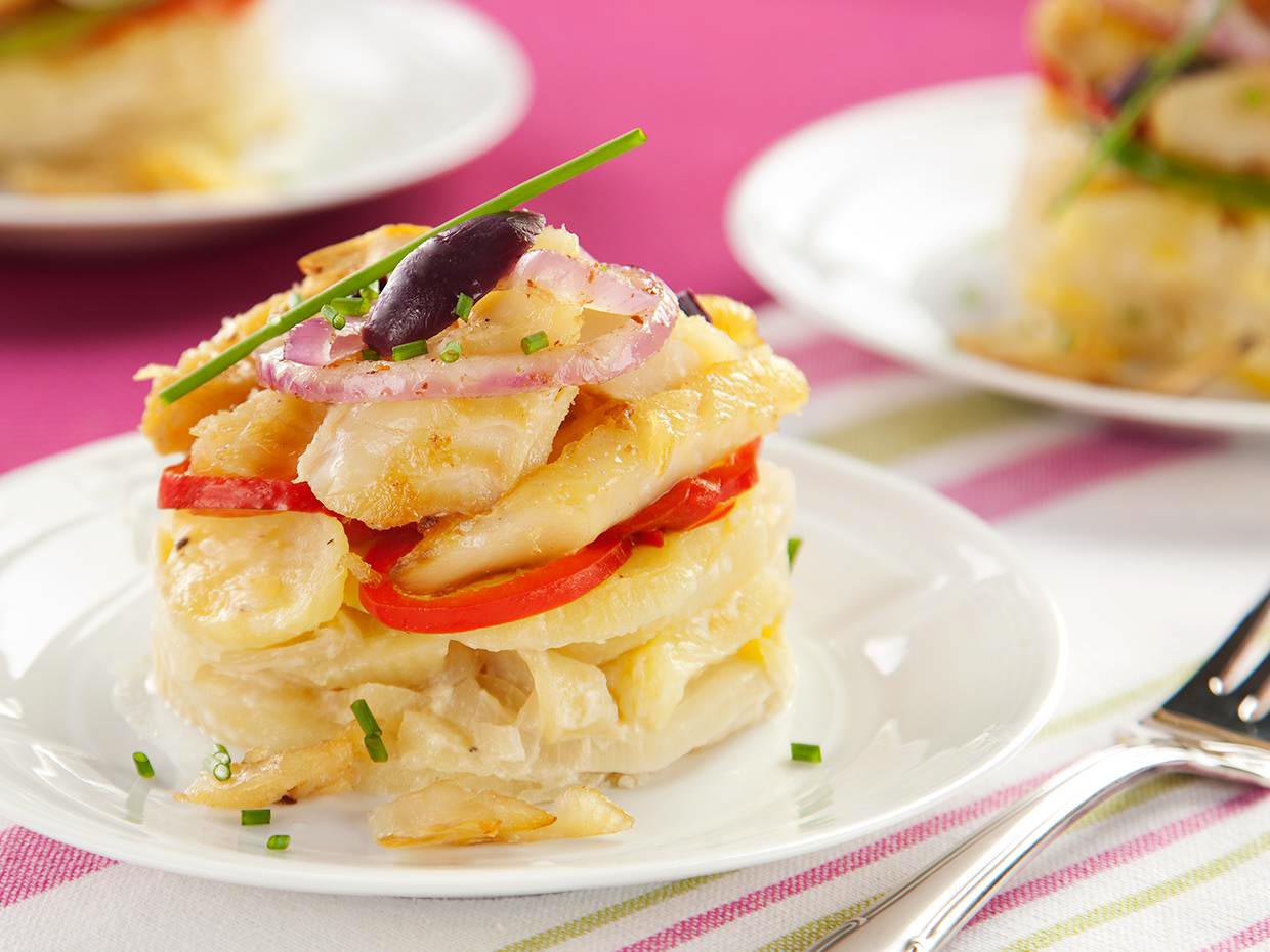 Enformado de Batata com Lascas de Bacalhau à Portuguesa