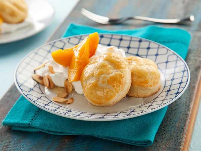 Shortcakes com Pêssegos, Creme e Amêndoas