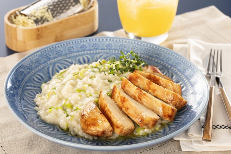 Risotto de Alho Poró com peito de frango