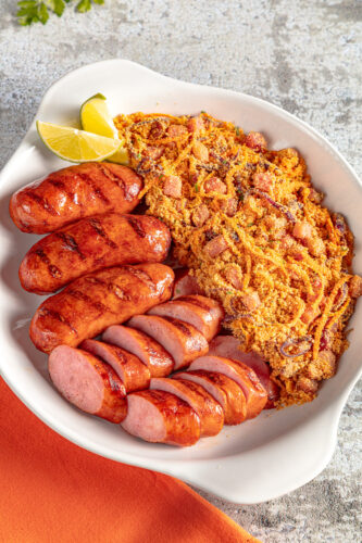 Linguiça com Farofa de Bacon